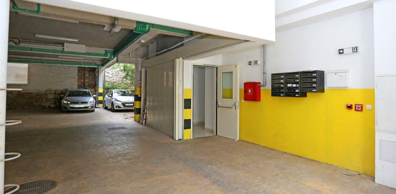 Luxury Apts Leone Split Centre Eksteriør billede